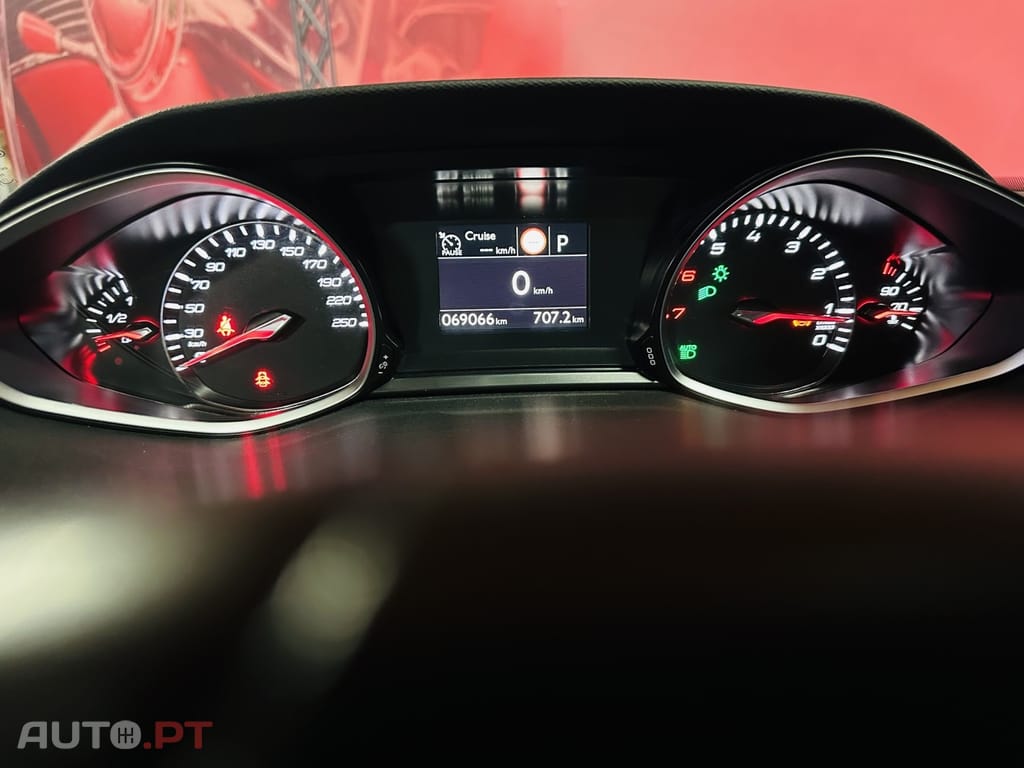 Peugeot 308 1.2 PureTech Allure Full LED EAT8