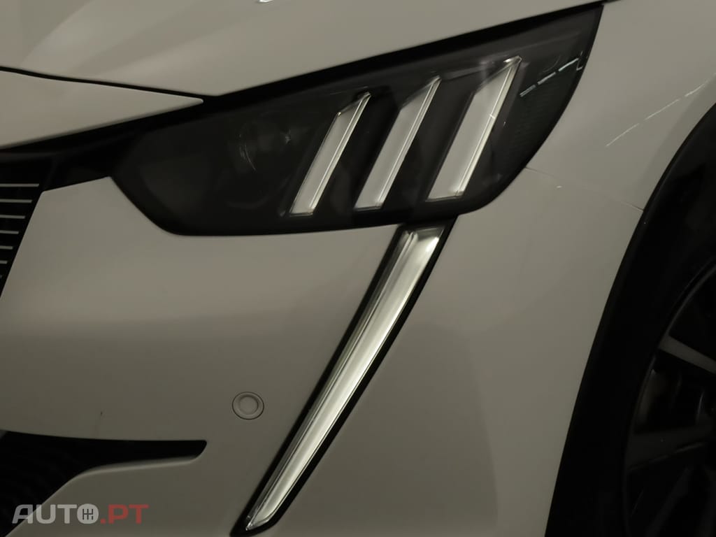 Peugeot 208 208 1.2 PureTech GT EAT8