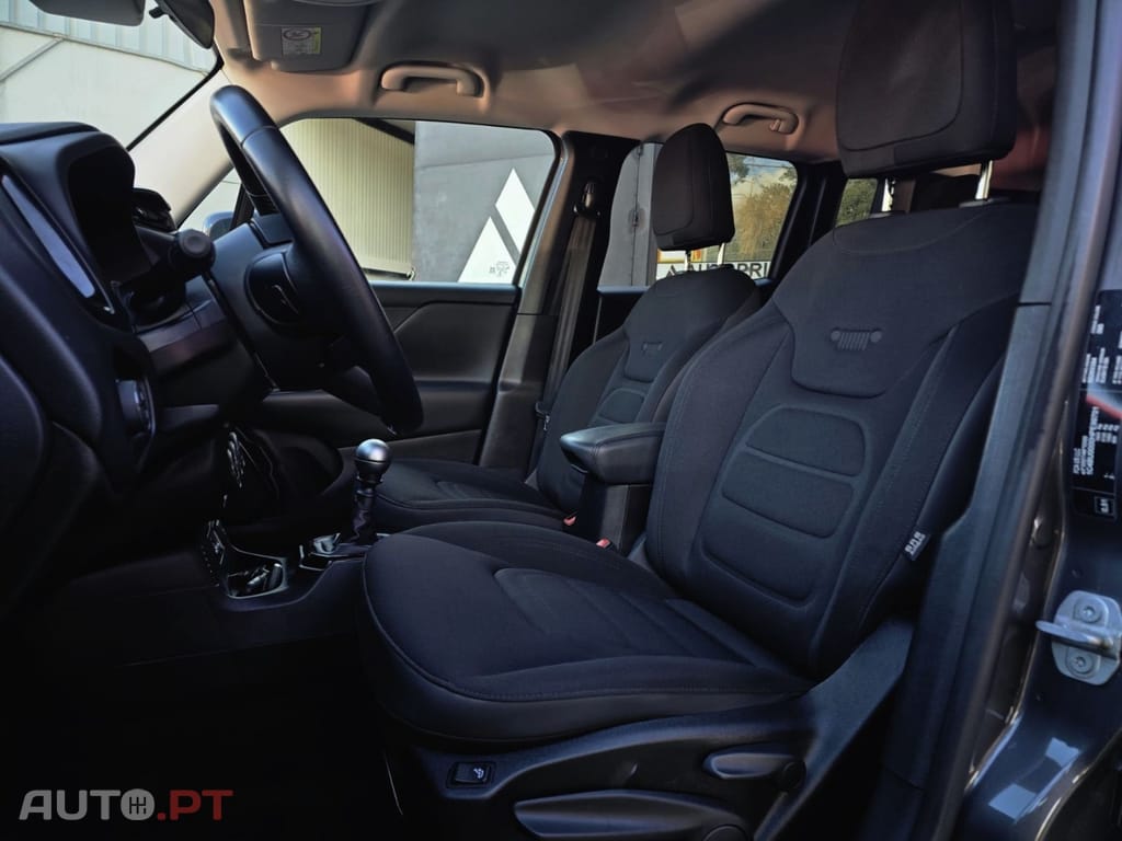 Jeep Renegade 1.6 MJD Night Eagle