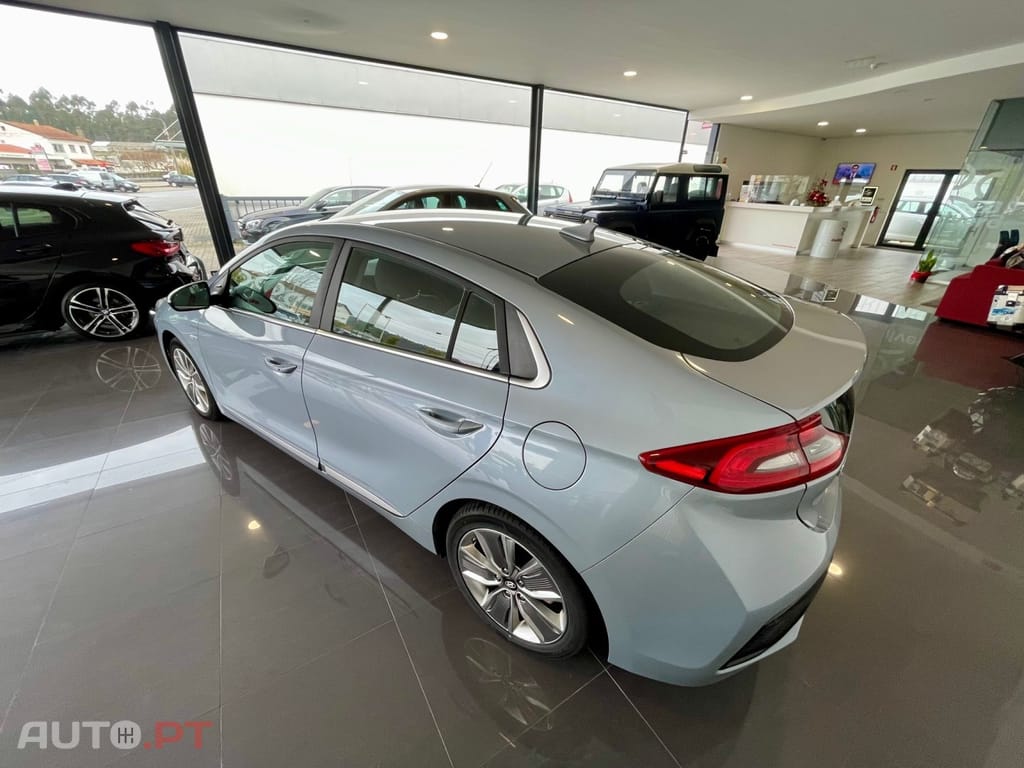 Hyundai Ioniq 1.6 GDI HEV Hybrid Tech