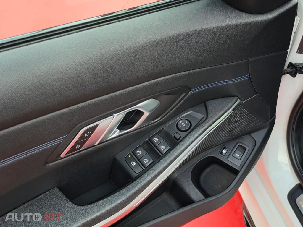 BMW 330 e Pack M Auto — fotografia 10