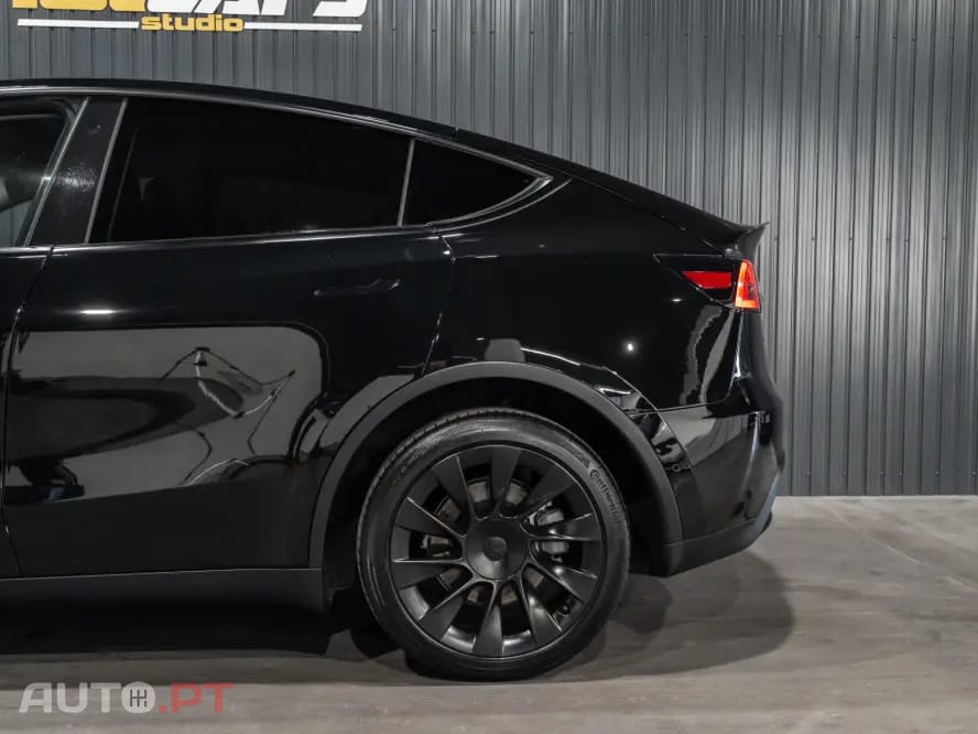 Tesla Model Y Long Range Dual Motor AWD