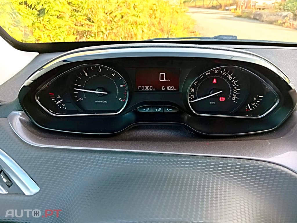 Peugeot 2008 1.4 HDi Active Sport