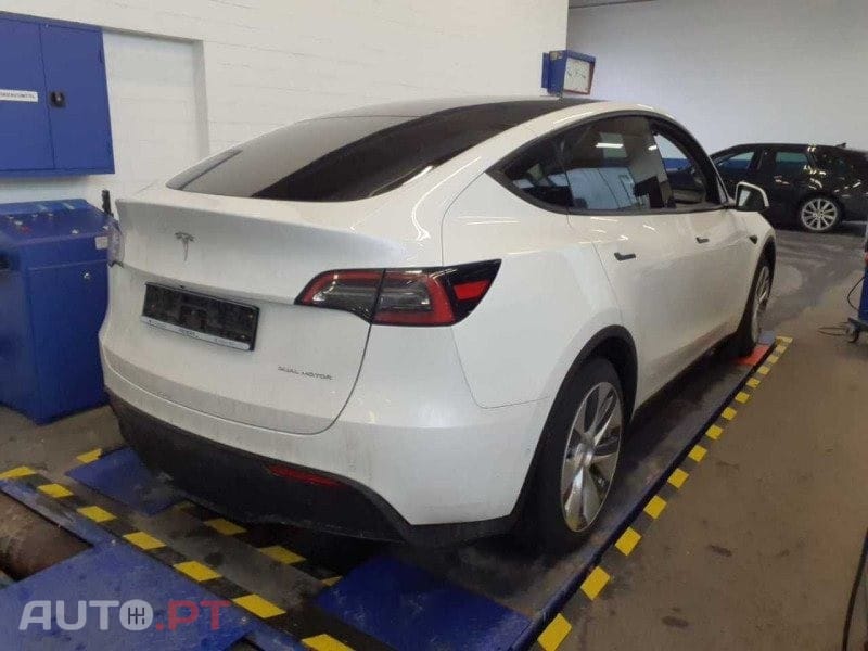 Tesla Model Y Long Range Tração Integral