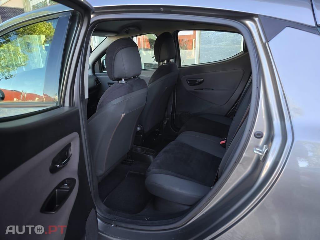 Lancia Ypsilon 1.3 M-jet S&S Platinum