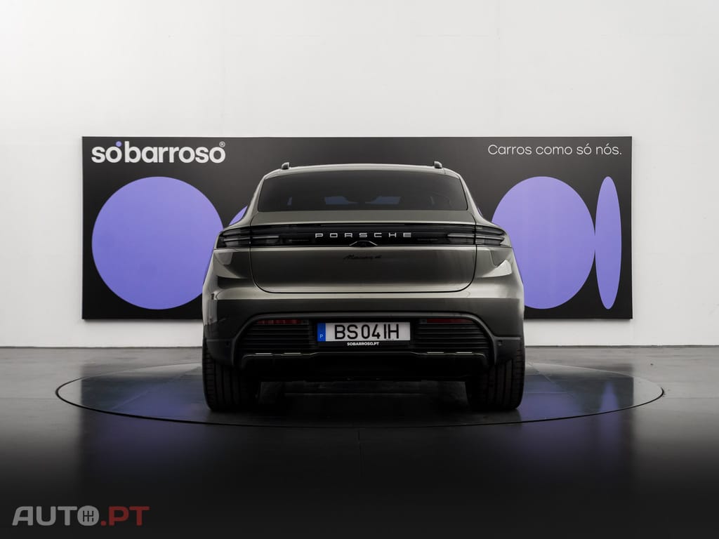 Porsche Macan Electric 4