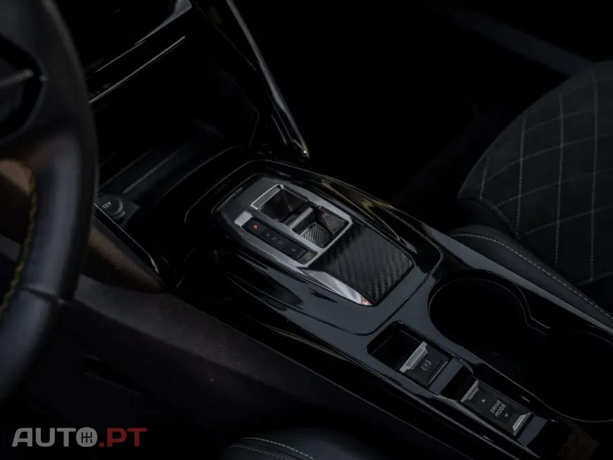 Peugeot E-2008 50 kWh GT