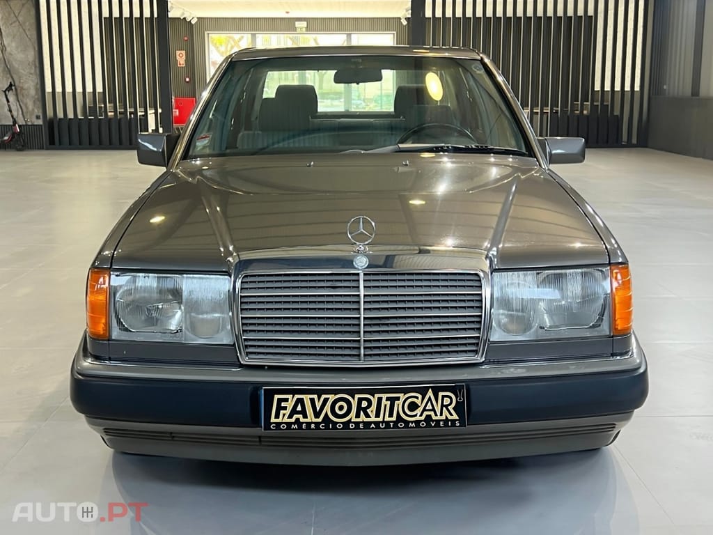Mercedes-Benz W124 300 D
