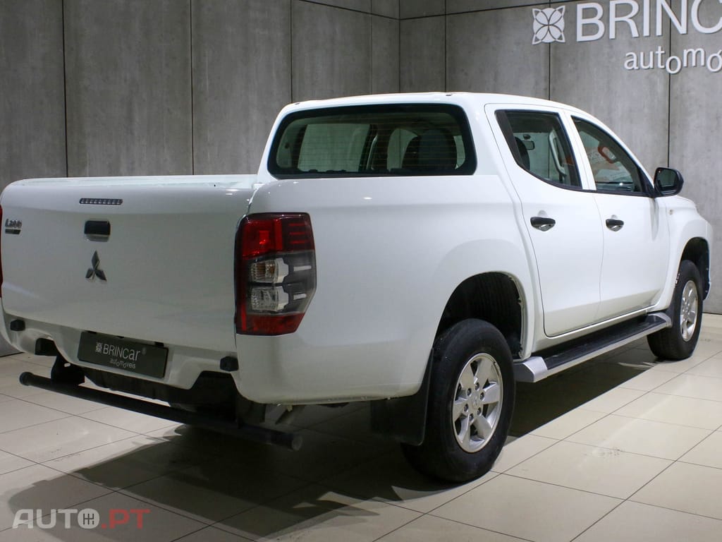 Mitsubishi L200 2.3 DI-D CD Invite 4WD