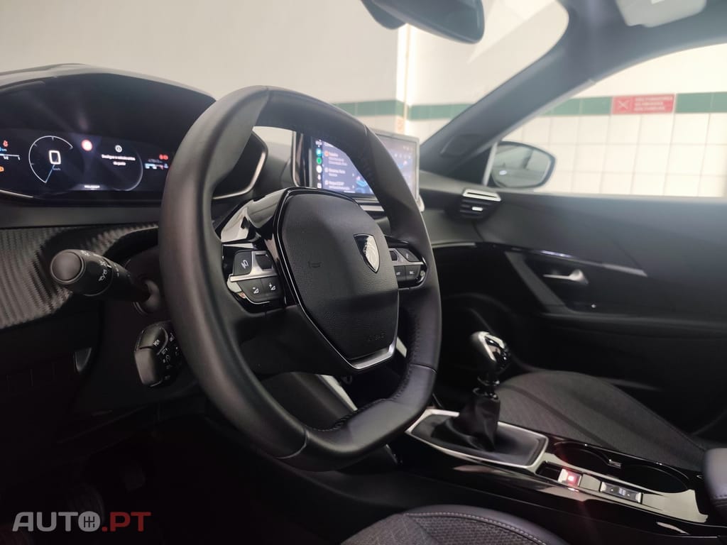 Peugeot 2008 1.2 PureTech Allure Pack