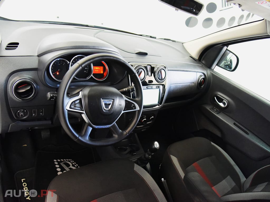 Dacia Lodgy 1.5 Blue dCi Stepway 7L