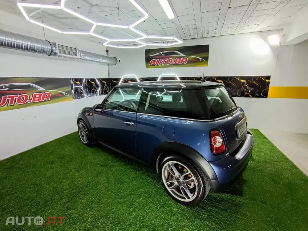 MINI Cooper Cooper D