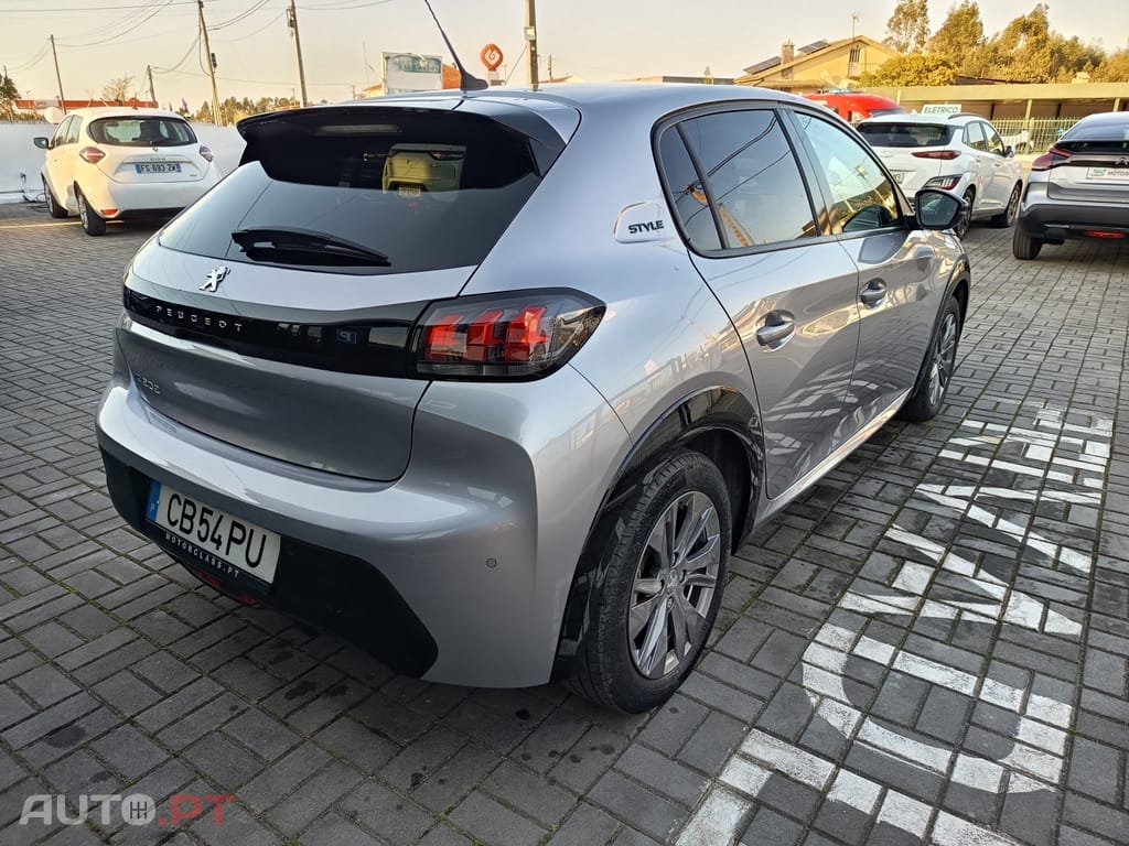 Peugeot E-208 50 kWh Allure
