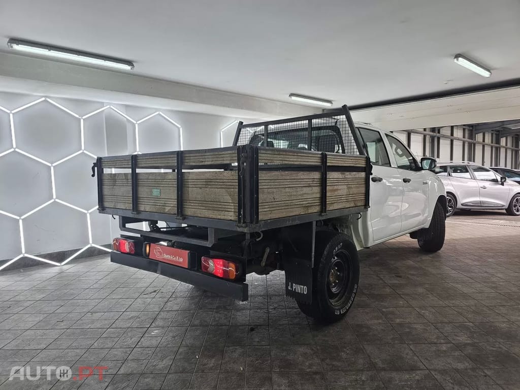 Toyota Hilux 2.4 D-4D 4WD CD CM