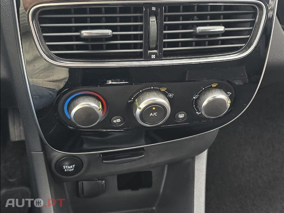 Renault Clio 0.9 TCe Limited Bi-Fuel