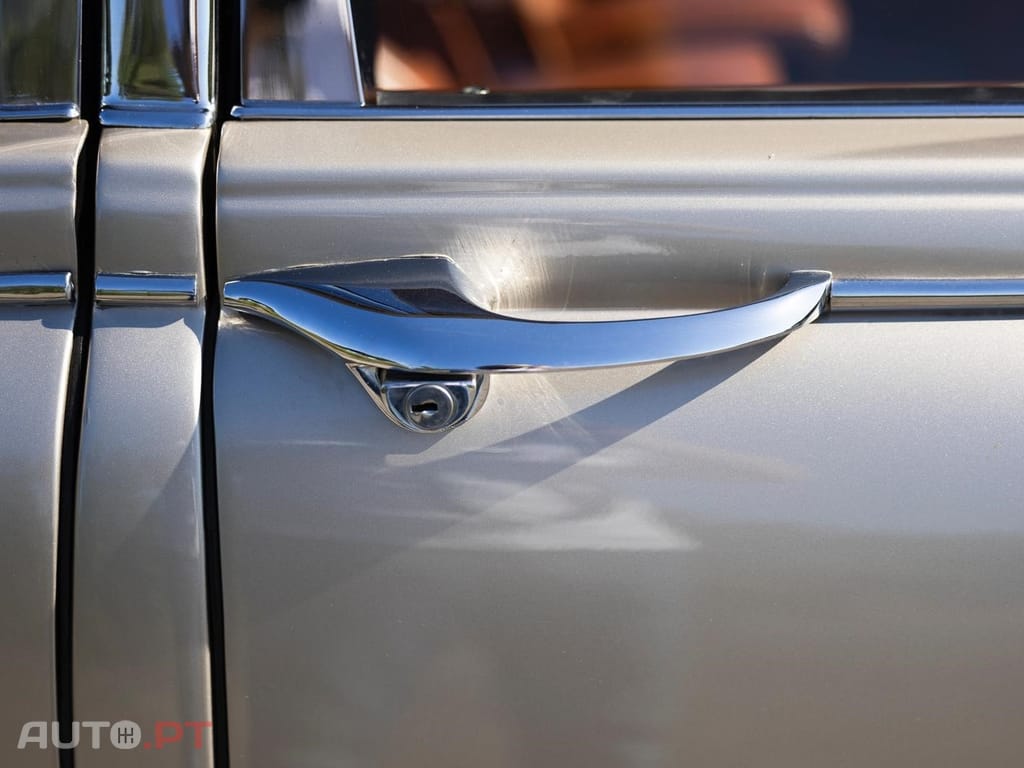 Jaguar S-Type 3.8