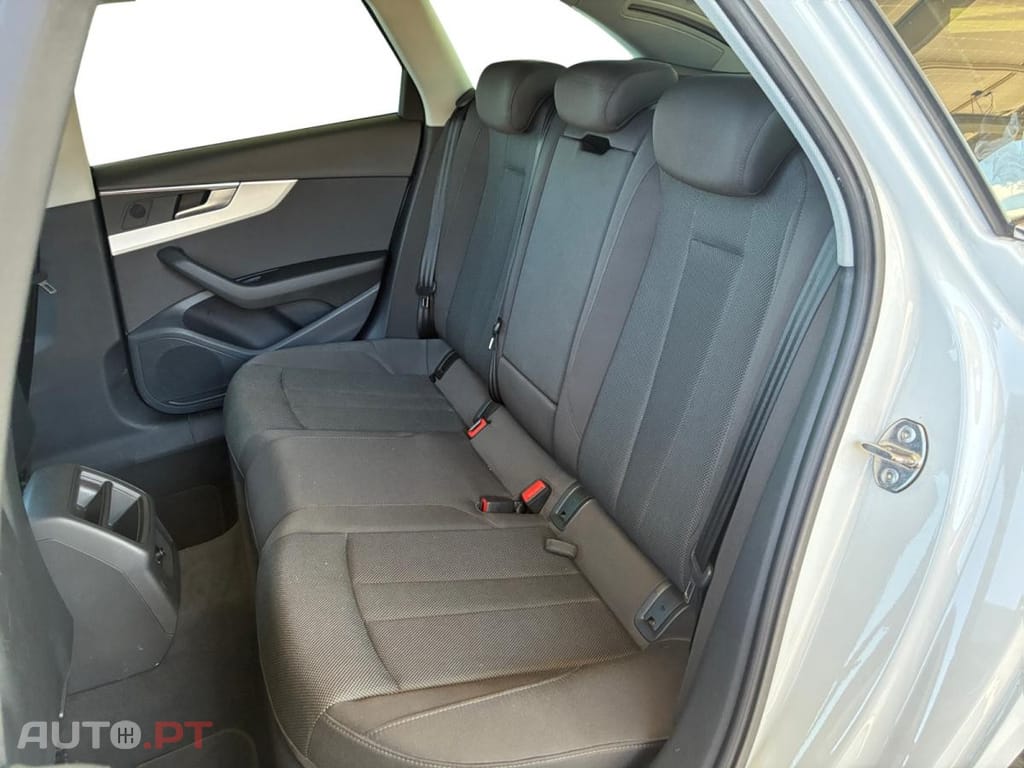 Audi A4 Avant 30 TDI S tronic
