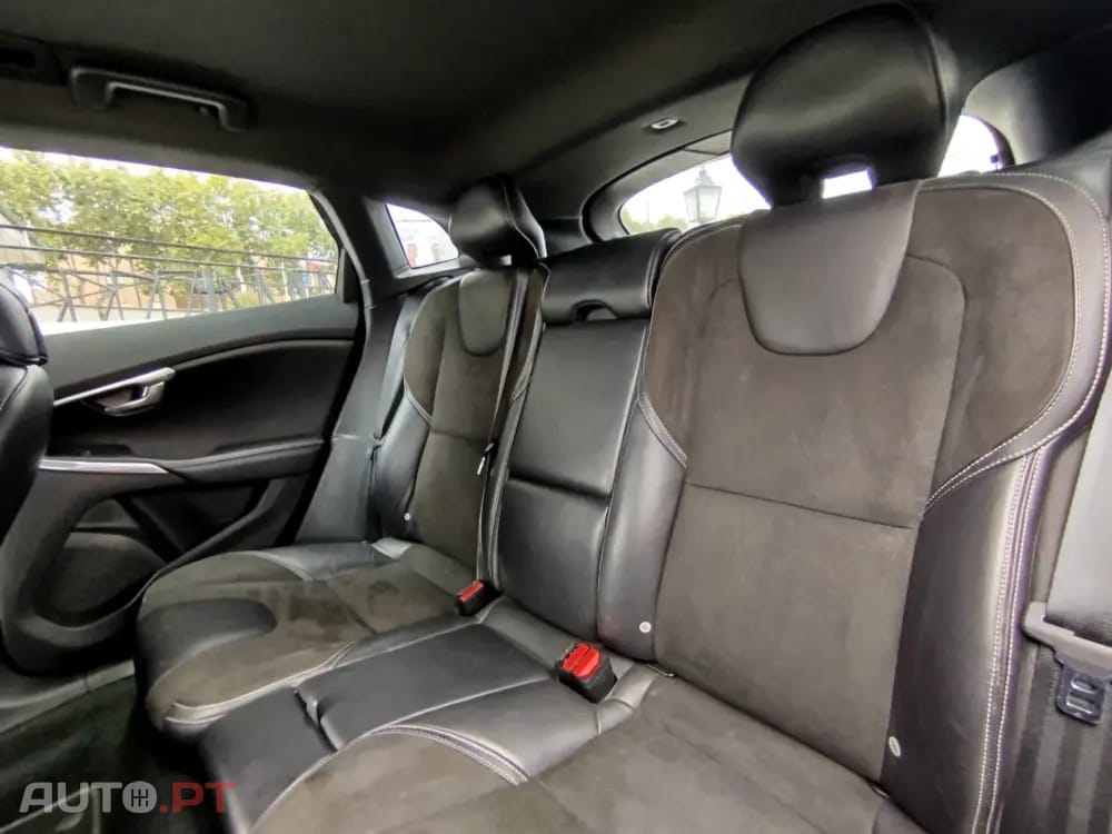 Volvo V40 2.0 D4 R-Design Summum