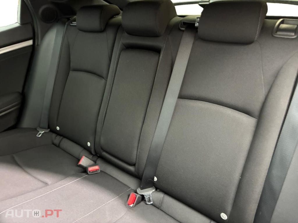 Honda Civic 1.0 i-VTEC Executive CVT