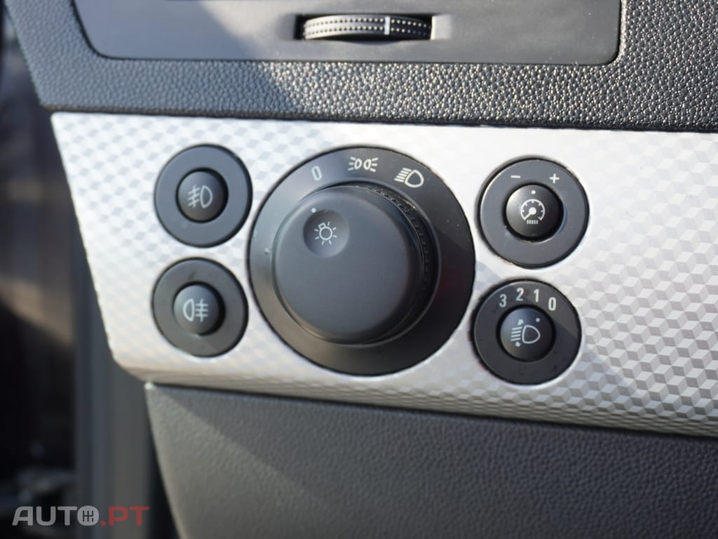 Opel Astra GTC 1.7 CDTi