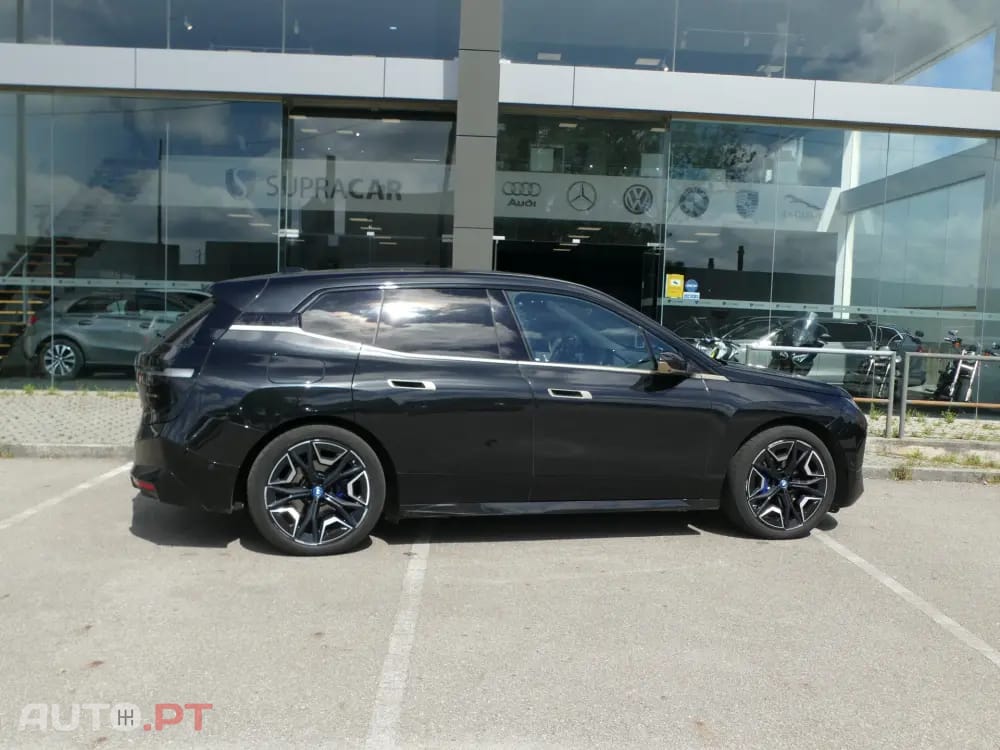 BMW iX xDrive 40 Pack Desportivo