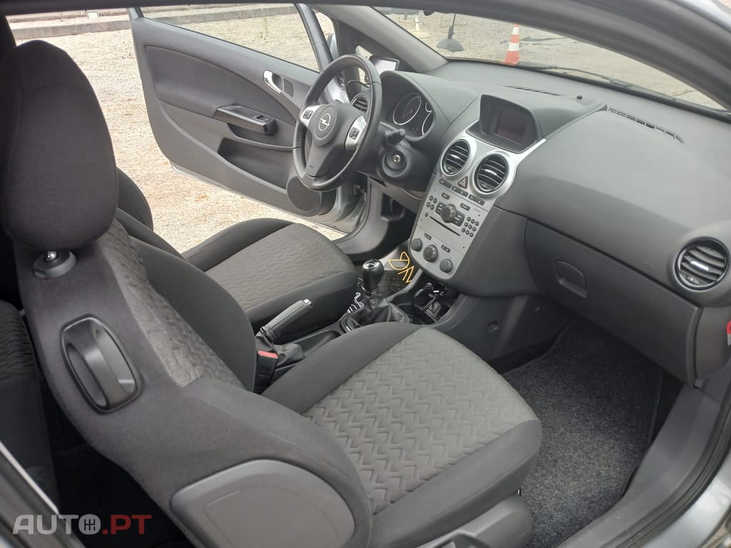 Opel Corsa 1.2 Street Edition