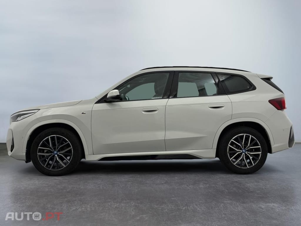 BMW iX1 eDrive20 Edição Desportiva M