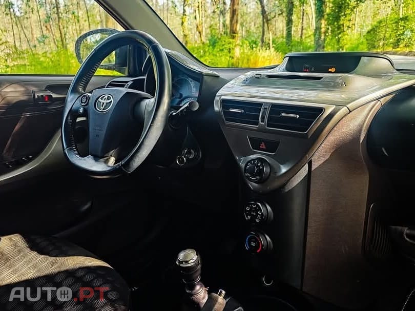 Toyota iQ 1.0 +