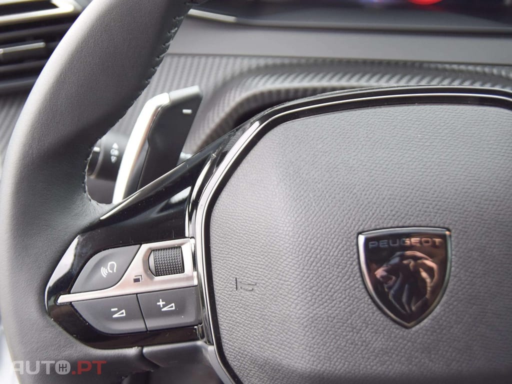 Peugeot 208 1.2 Hybrid Allure e-DCS6