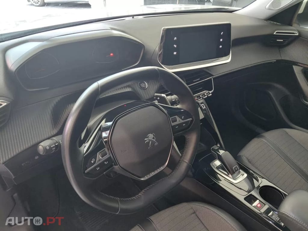 Peugeot 2008 PureTech 130 Allure Pack