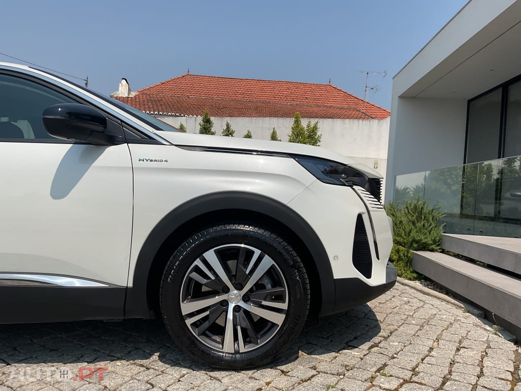 Peugeot 3008 1.6 Hybrid4 Allure e-EAT8