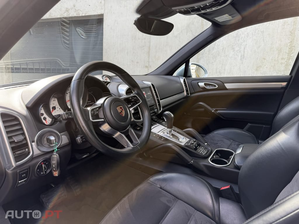 Porsche Cayenne Platinum Edition
