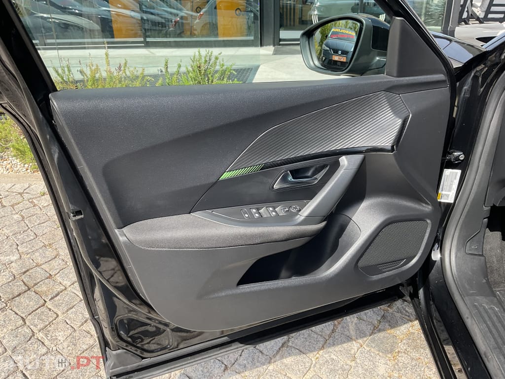 Peugeot 2008 1.2 PureTech Active Pack