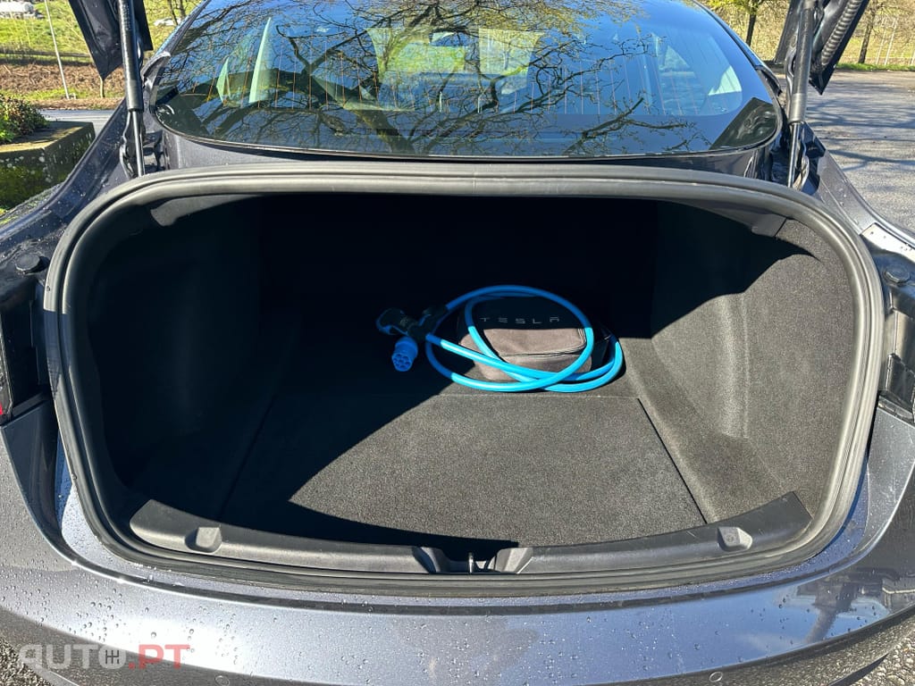 Tesla Model 3 Long-Range Dual Motor AWD