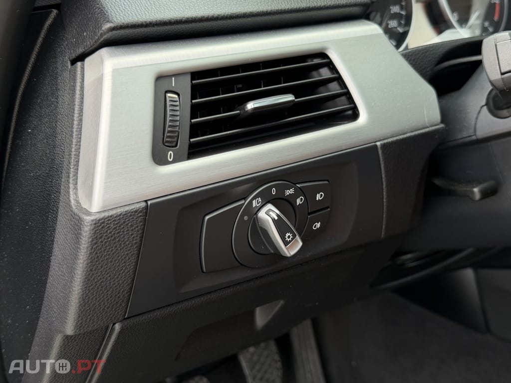 BMW 320 d EfficientDynamics Navigation