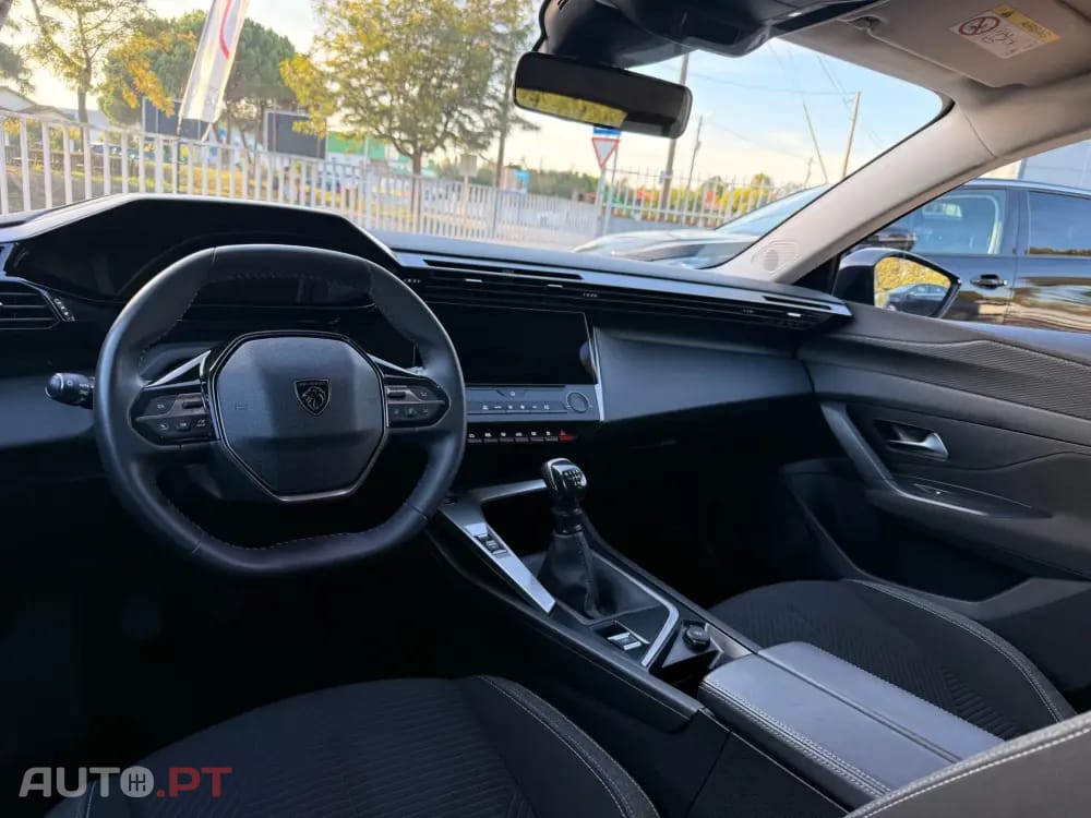 Peugeot 308 SW 1.5 BlueHDi Active Pack — fotografia 26