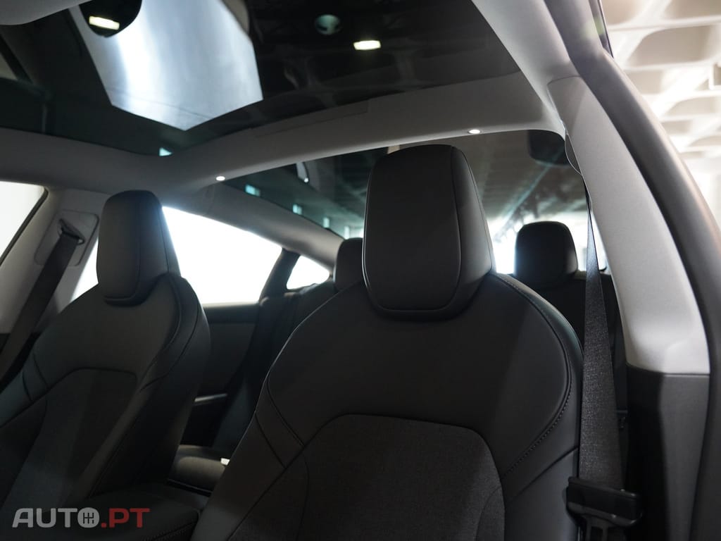 Tesla Model 3 Tração Traseira