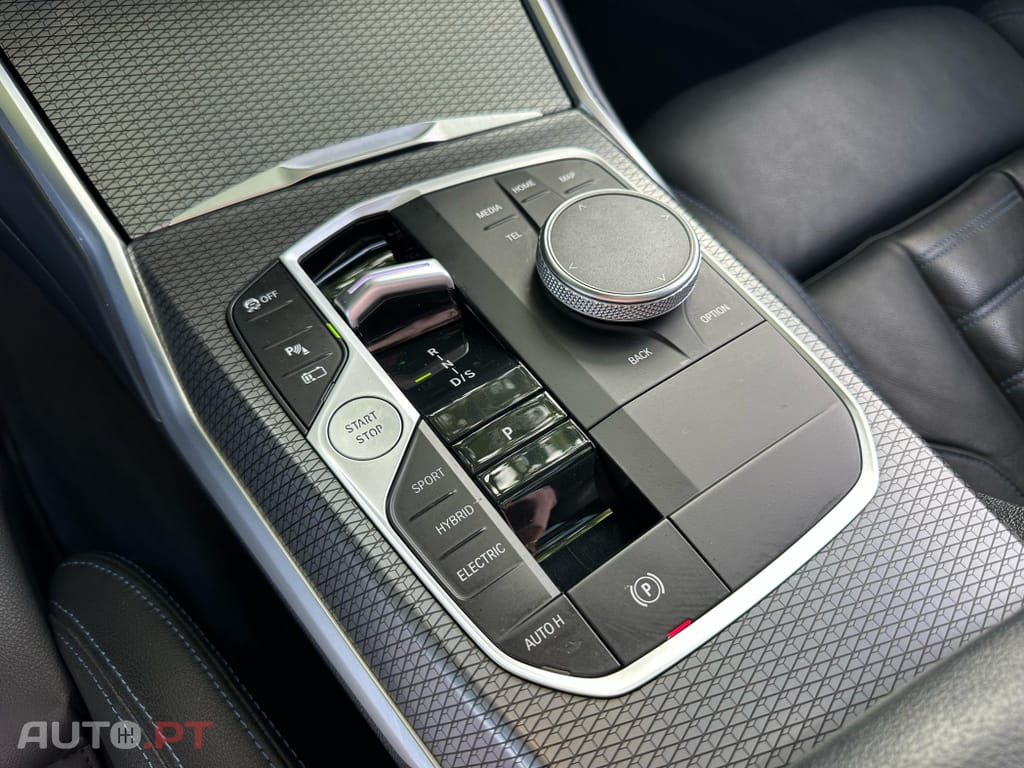 BMW 330 e Touring Pack Desportivo M Auto