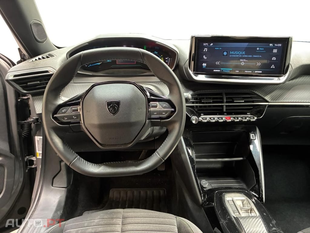 Peugeot E-2008 50 kWh Active