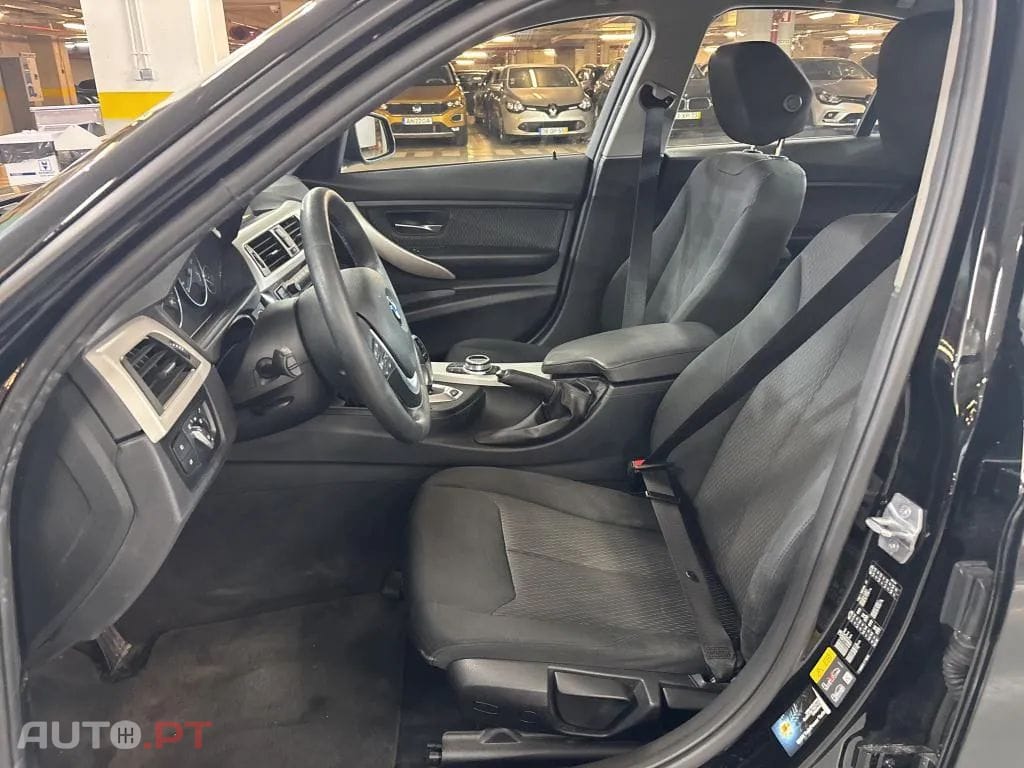 BMW 330 e iPerformance Advantage