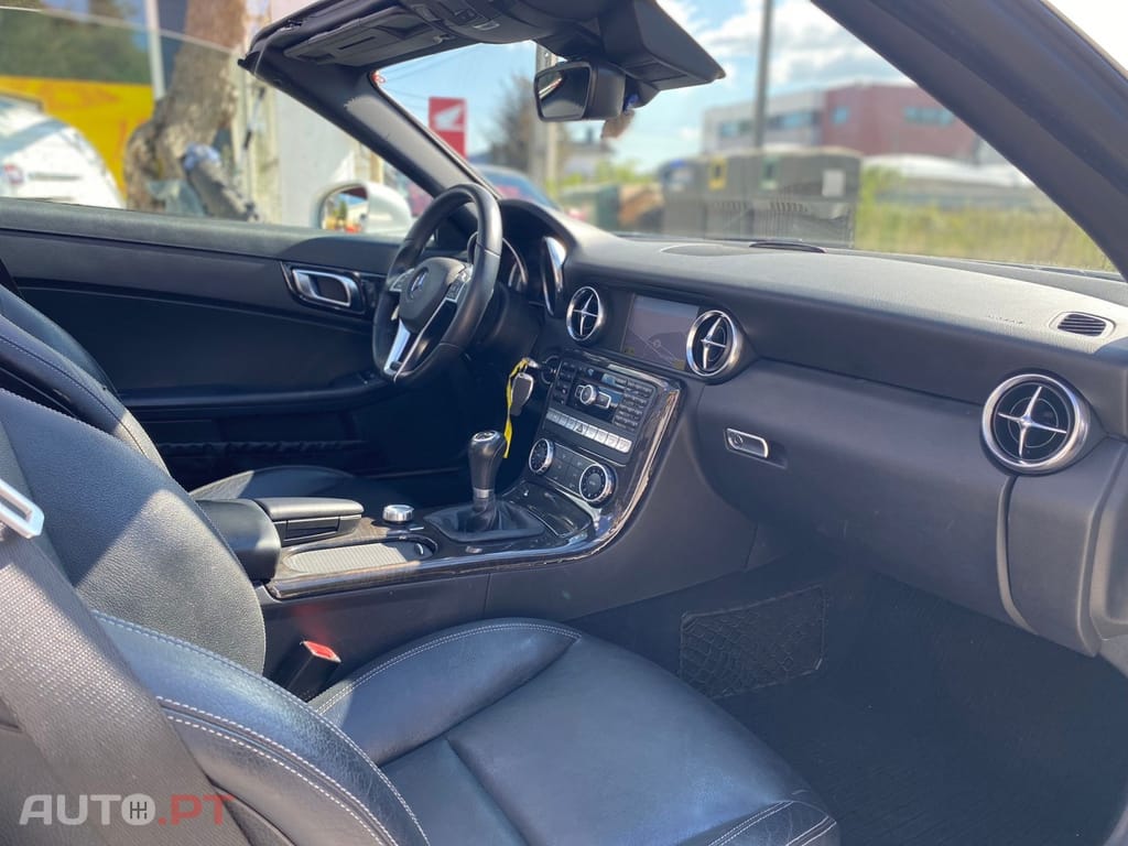 Mercedes-Benz SLK 200 BlueEFFICIENCY Roadster pur