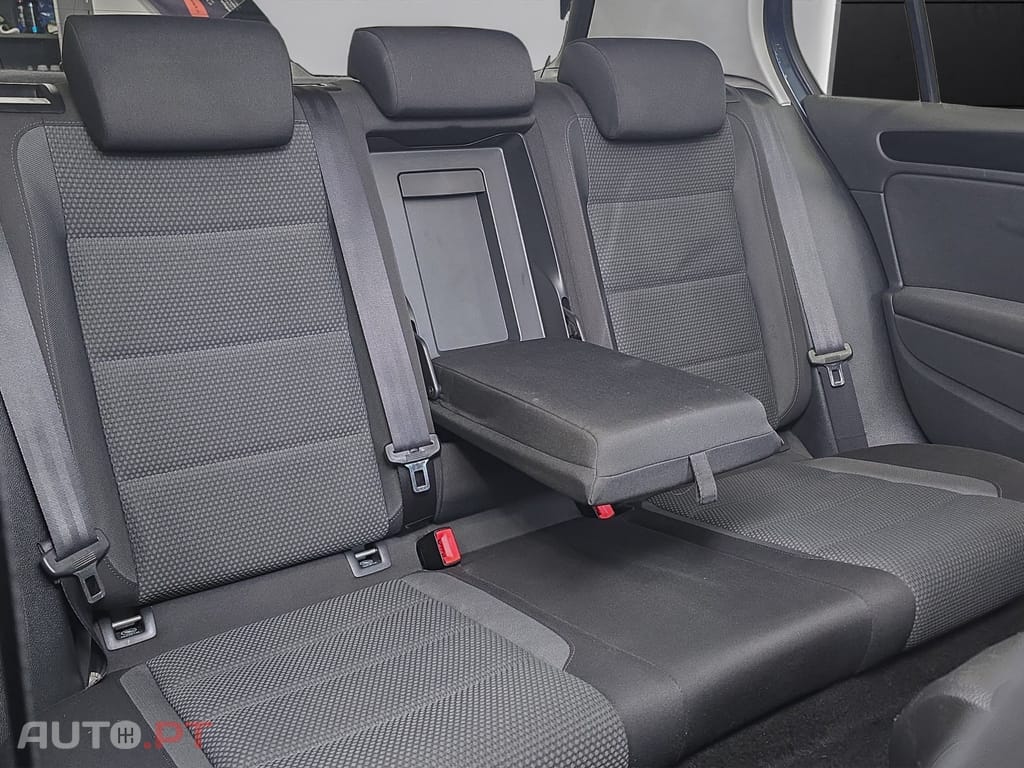 Volkswagen Golf 1.6 TDi Highline