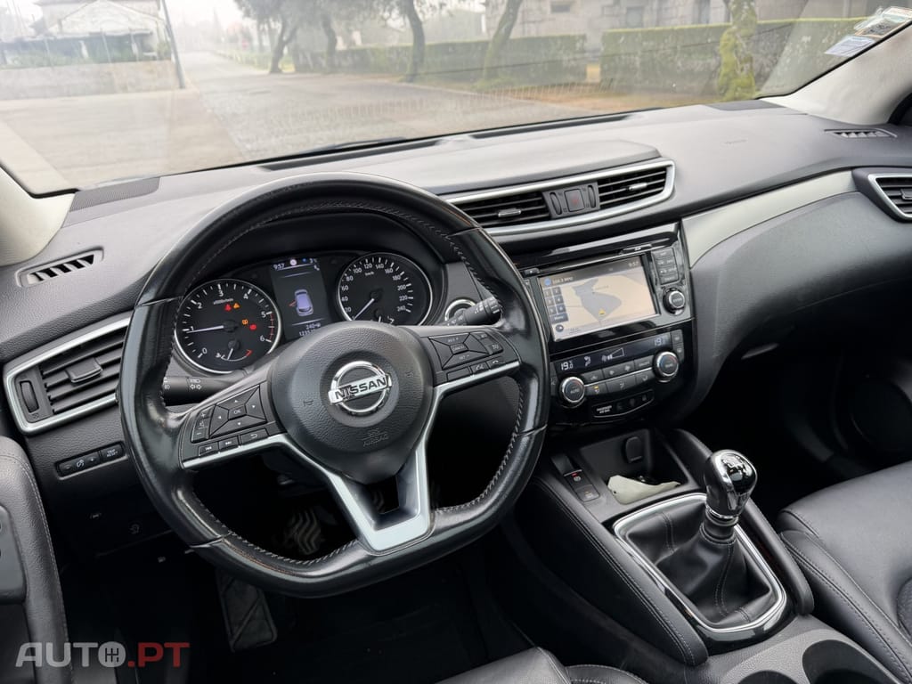 Nissan Qashqai 1.6 Tekna Sport 18