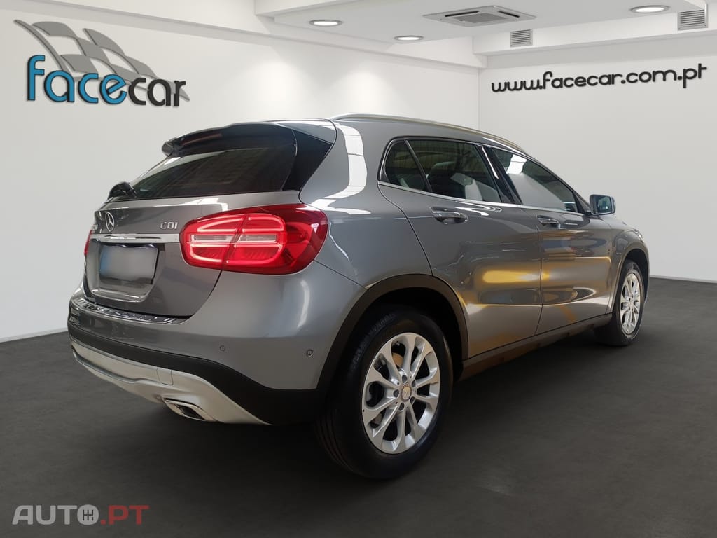 Mercedes-Benz GLA 200 (CDI) d 4Matic 7G-DCT