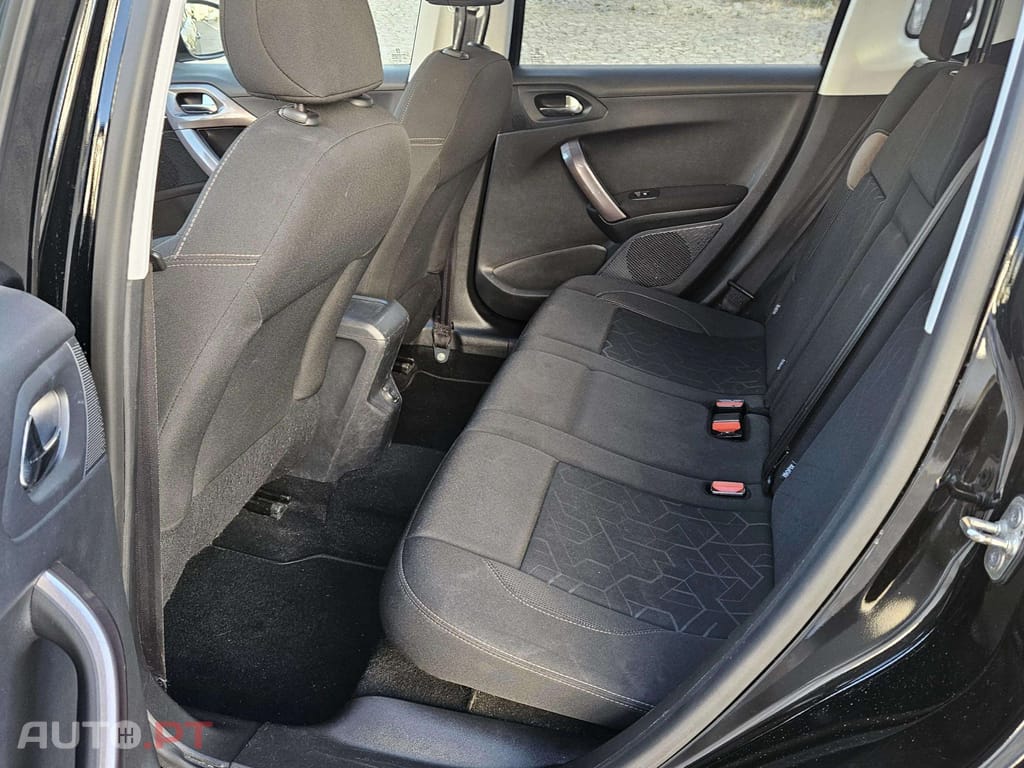 Peugeot 2008 1.2 PureTech Shine Style