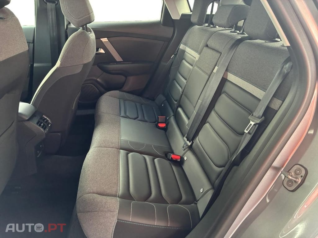Citroen C4 X 1.2 PureTech Shine EAT8