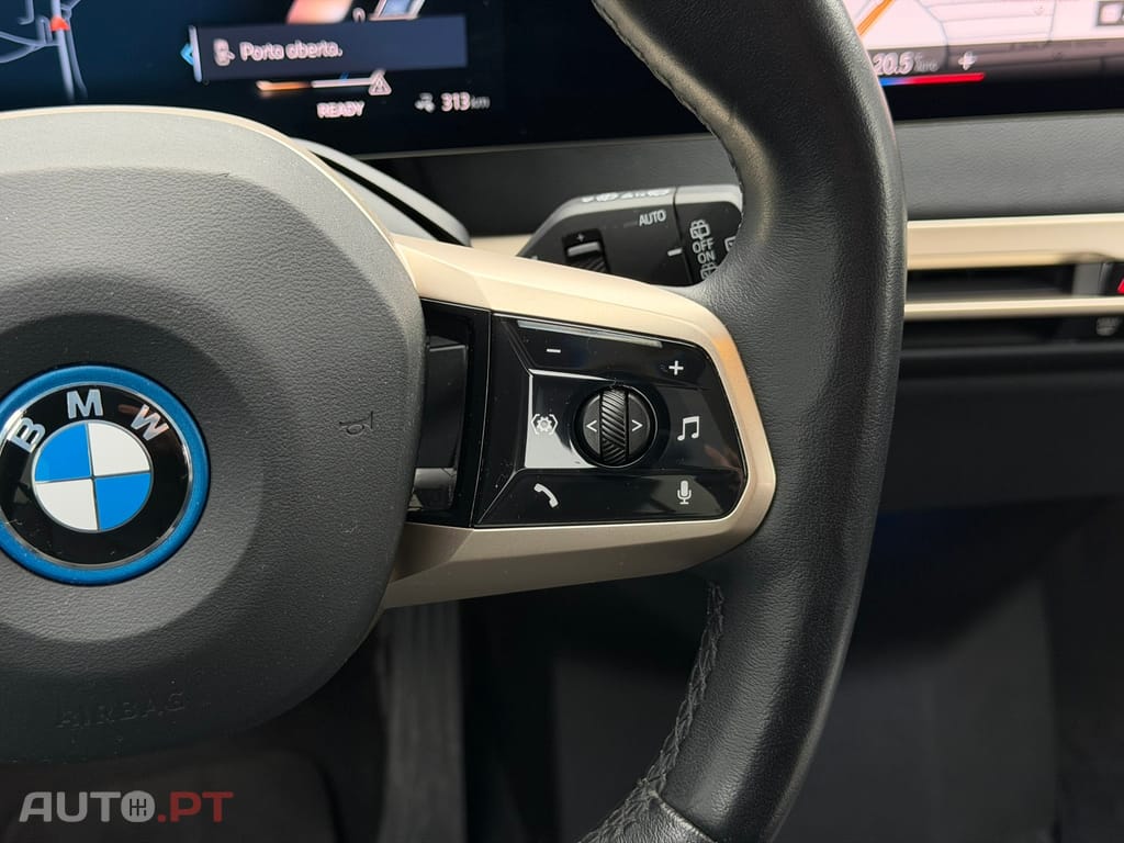 BMW iX xDrive 40 Pack Desportivo