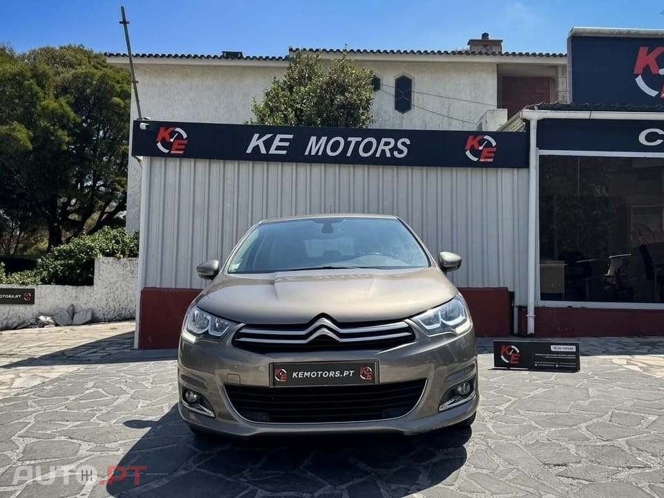 Citroën C4 1.6 BlueHDi Shine EAT6 — fotografia 3