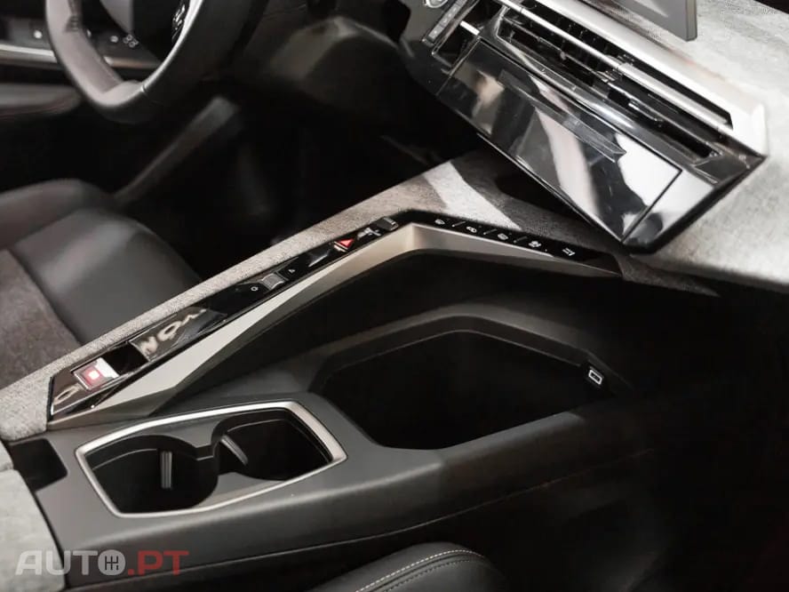 Peugeot 5008 1.2 Hybrid Allure e-DCS6