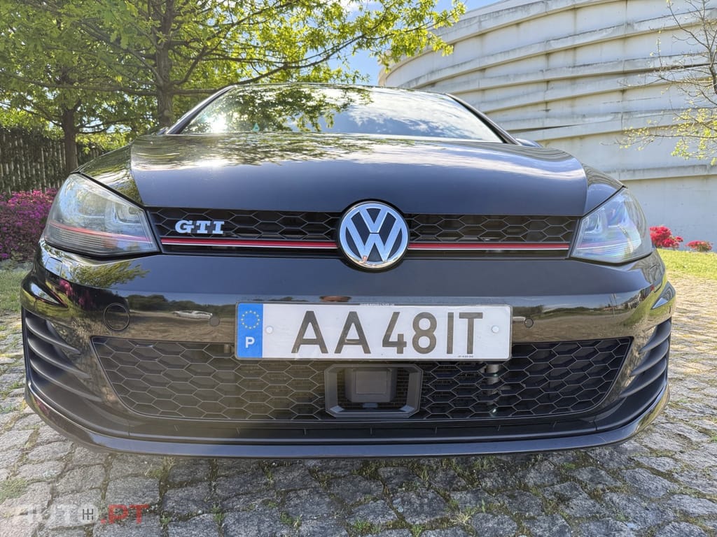 Volkswagen Golf 2.0 TSI GTI DSG
